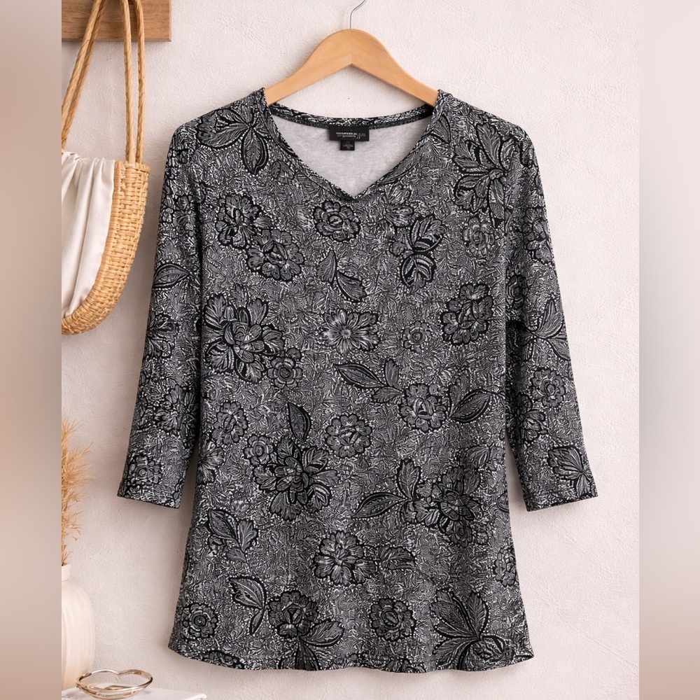 J Jill Wearever Collection Petite Medium Black White Floral Stretch Top